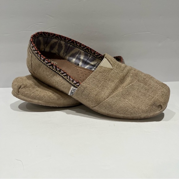 Toms Tan with Aztec Trim Women’s Size 8 - Picture 8 of 9